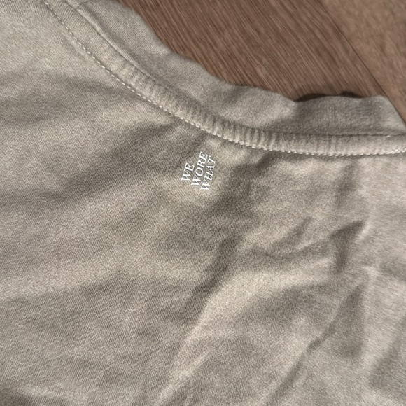 WeWoreWhat Short Sleeve Active Tee Heather Stone Med - Picture 6 of 6